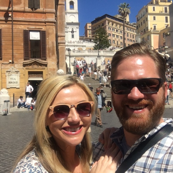 Meet your Posher, Lauren - Picture 3 of 3